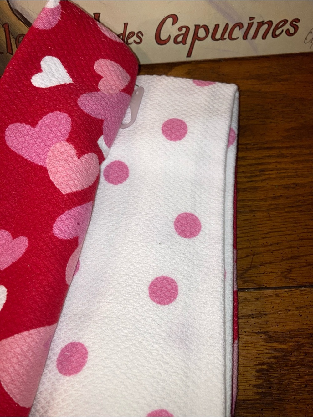 Kate Spade Kitchen Towels 3 - Hearts- Red, White & Pink - NWT - Picture 3 of 3